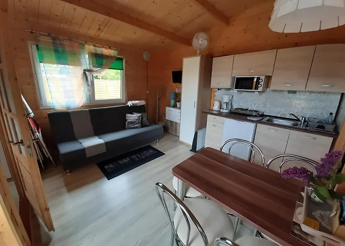 Nad Morzem W Sianozetach ロッジ シャノジェンティ